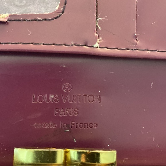 LOUIS Vuitton Vernis Shiny Purple Wallet - Picture 2 of 6